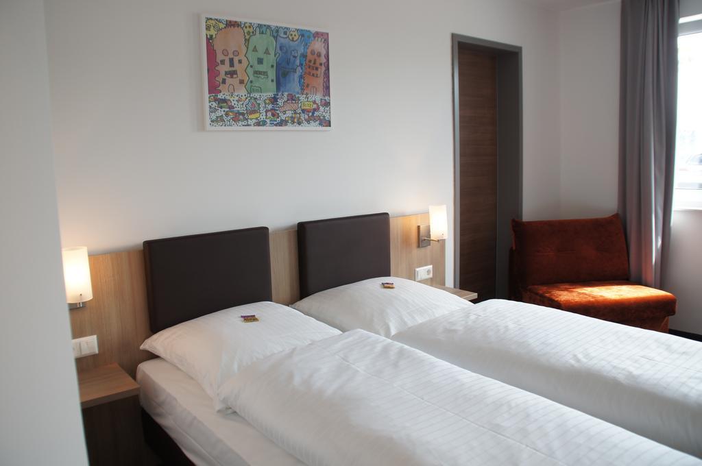Euro Hotel Friedberg Δωμάτιο φωτογραφία